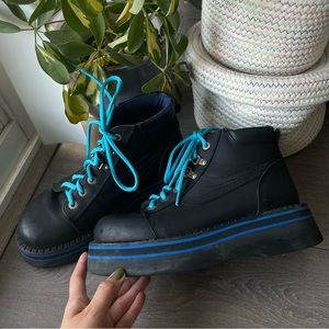 1990s Stone Ridge PLATFORM CHUNKY HIKING BOOTS